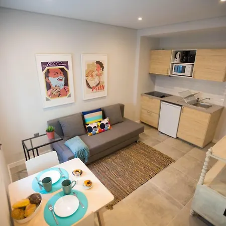 Miss Blue Downtown House Apartment